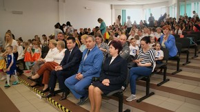 wśród zaproszonych gości był m.in. starosta Włodzimierz Górlicki oraz wójt gminy Jastrząb Andrzej Br