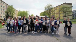 na wspólnym zdjęciu nagrodzeni i organizatorzy