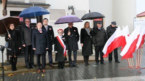 delegacje przed ratuszem