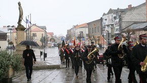 przemarsz do kościoła