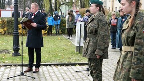 burmistrz Artur Ludew przypomniał drogę do Niepodległej Rzeczpospolitej