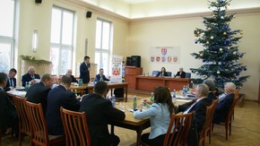 Starosta Szydłowiecki Włodzimierz Górlicki składa zebranym życzenia noworoczne