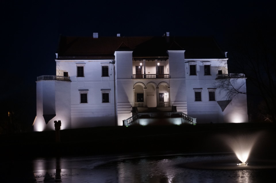 ZAMEK W SZYDŁOWCU NOCĄ, fot. MLIM