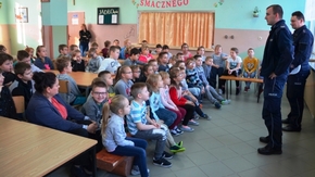 W spotkaniach brali udział starsi i młodsi uczniowie.