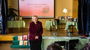 Pogadankę na temat sztuki pięknego czytania wygłosiła Irena Przybyłowska-Hanusz.