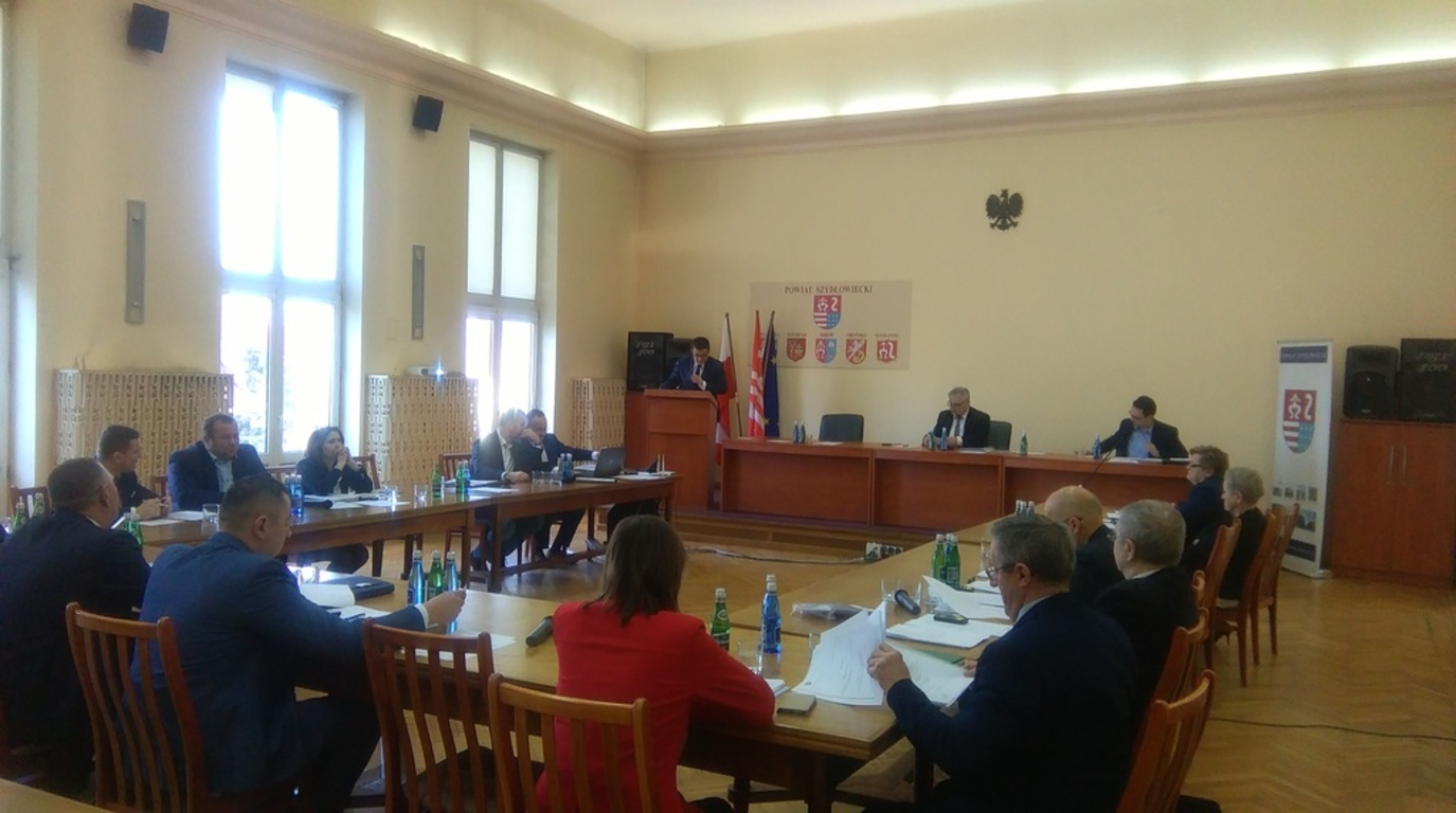 Prace Zarządu Powiatu między sesjami podsumował starosta Włodzimierz Górlicki.