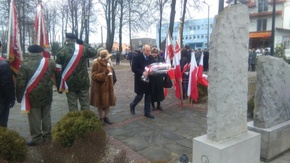 Kwiaty złożyła delegacja środowisk kombatanckich.