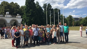 zdjęcie grupowe na wycieczce w Warszawie, fot. M.Kisiel