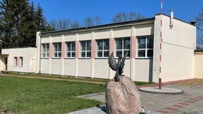 sala gimnastyczna ZS im. KOP w Szydłowcu - widok z zewnątrz