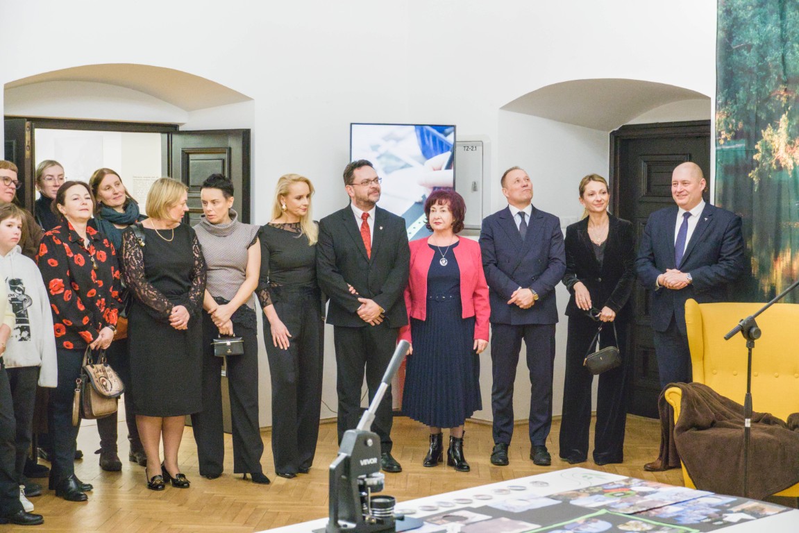 Wernisaż wystawy „zWIĄZani z historią” w szydłowieckim zamku