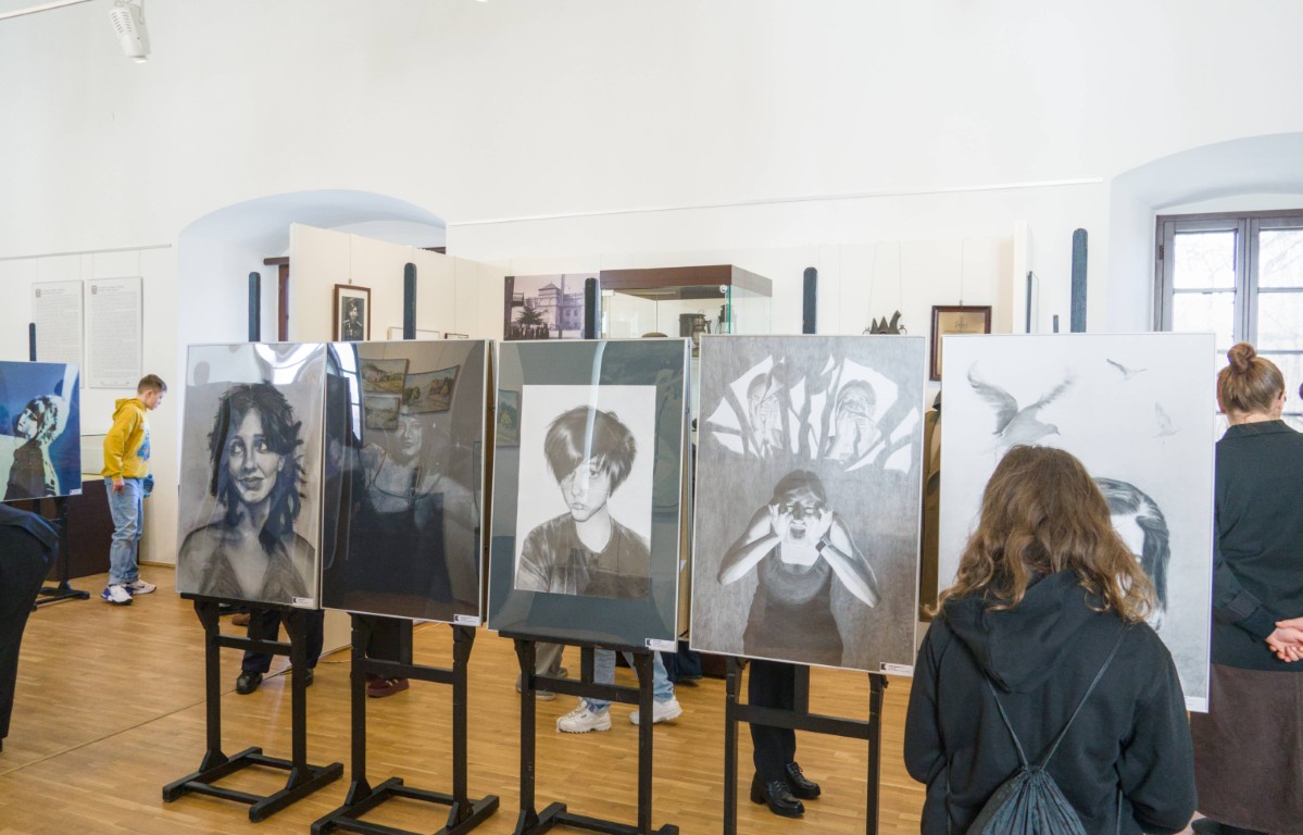 Autoportret młodych – jubileuszowe Biennale uczniów szkół plastycznych w SCK ‘Zamek’