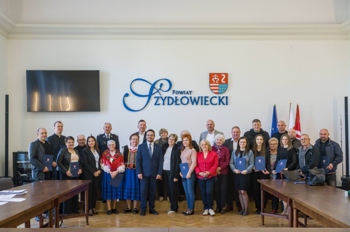 Powiat Szydłowiecki podpisał umowy z organizacjami pozarządowymi na realizację zadań publicznych w 2026 roku