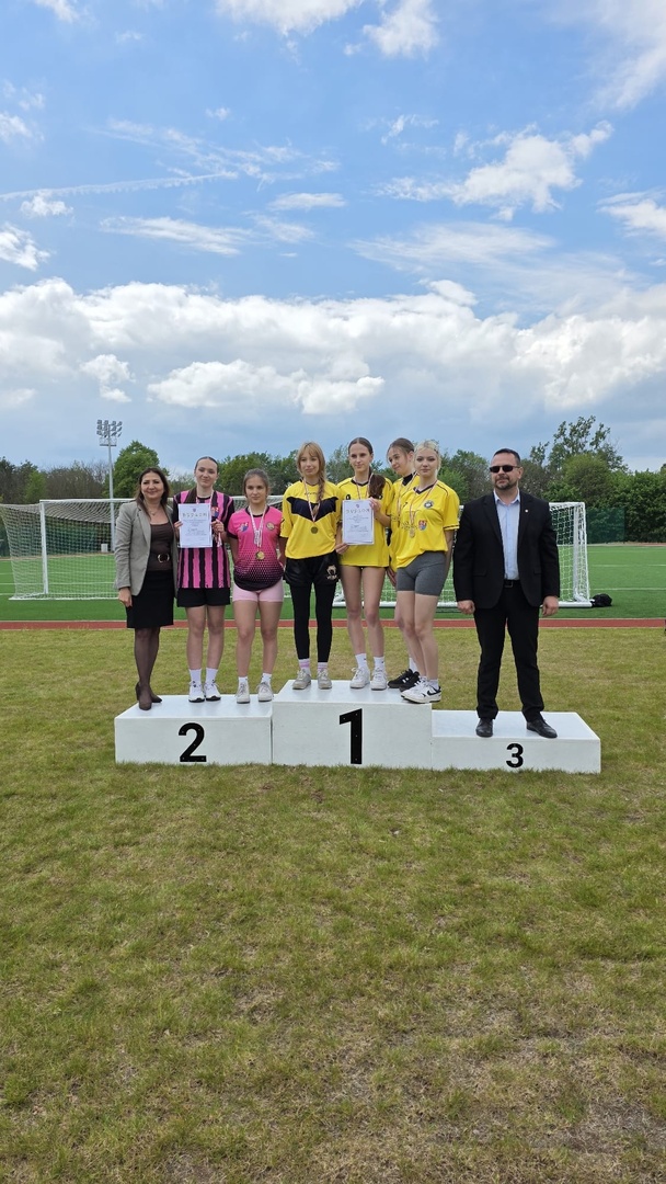 I Lekkoatletyczne Mistrzostwa Powiatu Szydłowieckiego szkół podstawowych i ponadpodstawowych dziewcząt i chłopców