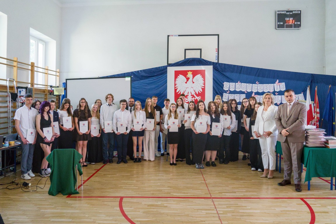 Stypendia, podsumowania i wakacyjne życzenia – zakończenie roku szkolnego 2025/2026