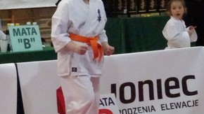 Ola Wyciszkiewicz przez wejściem na tatami