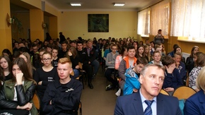 widok ogólny na salę, na pierwszym planie Henryk Nosowski, Wójt Gminy Orońsko