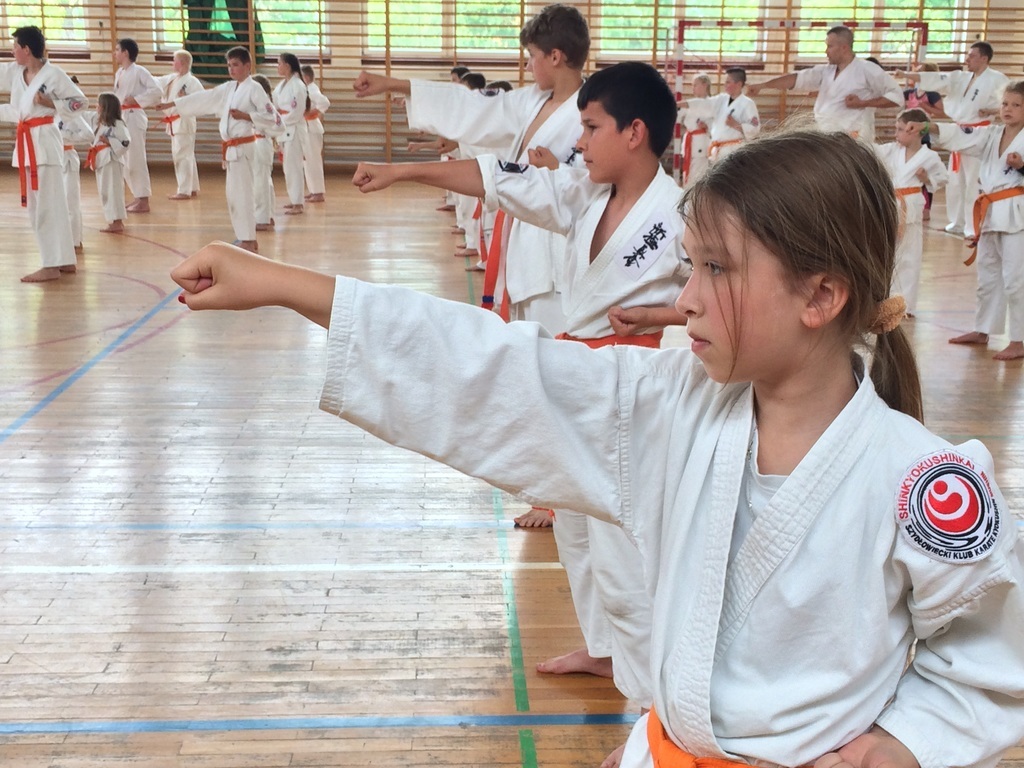Grupa od 10.1 - 8.1 kyu zdawała na hali sportowej w Zespole Szkół imieniem Jana Pawła II