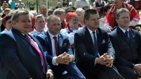 Popisom wokalnym przysłuchiwali się wójt gminy Mirów Artur Siwiorek, burmistrz Szydłowca Artur Ludew