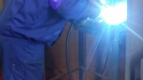 wykonywanie procesu spawania elektrodą otuloną w metodzie MAG
