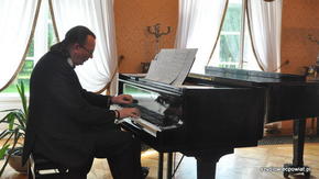 Gwiazdą koncertu był pianista Włodzimierz Lebecki