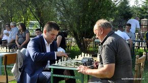 Sympatycy sportu szachowego także mieli okazję stanąć w szranki