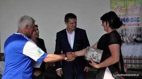 Nagrody w konkursie kulinarnym wręczali: starosta Włodzimierz Górlicki i przewodnicząca Rady Powiatu