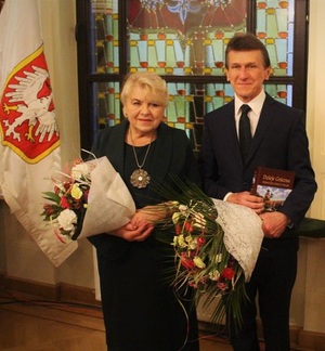 Doktor Marian Fluder wraz z żoną [300x324]