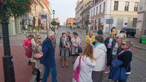 Spacer nauczycieli z przewodnikem po Gnieźnie