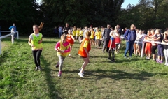 Mistrzostwa Gniezna i Powiatu Gnieźnieńskiego w sztafetowych biegach przełajowych (link otworzy duże zdjęcie)