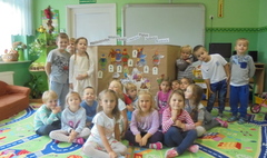 Głośne czytanie w Przedszkolu nr 6 (link otworzy duże zdjęcie)