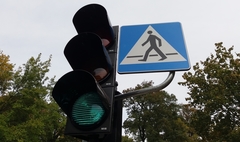 Zamontowana sygnalizacja świetlna przy ulicy Konikowo. (link otworzy duże zdjęcie)