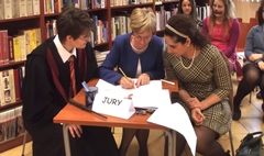 Zajęcia filmowe w bibliotece w ramach Offeliady (link otworzy duże zdjęcie)