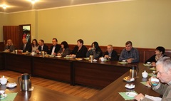 Zdjęcie spotkania prezydenta Gniezna z przewodniczącymi Rad Osiedla