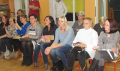 Rodzinne kalambury i wesołe tańce integracyjne w Przedszkolu nr 5 (link otworzy duże zdjęcie)