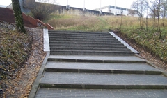 Wyremontowane schody nad jeziorem Jelonek