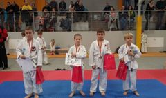 Zawodnicy Klubu Karate Inochi Gniezno (link otworzy duże zdjęcie)