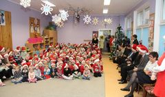 Tym razem to dorośli wystąpili przed dziećmi. (link otworzy duże zdjęcie)