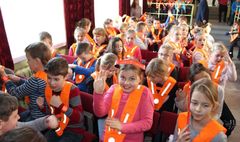 Rozpoczęcie akcji Oświeć swoje dziecko (link otworzy duże zdjęcie)