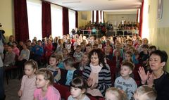 Rozpoczęcie akcji Oświeć swoje dziecko (link otworzy duże zdjęcie)