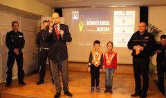 Rozpoczęcie akcji Oświeć swoje dziecko (link otworzy duże zdjęcie)