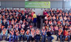 Akcja „Oświeć swoje dziecko” (link otworzy duże zdjęcie)