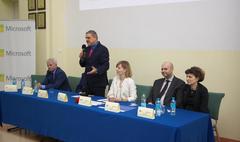 Zdjęcie uczestników konferencji Microsoft dla edukacji (link otworzy duże zdjęcie)