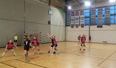 Podczas meczu z drużyną z Poznania.