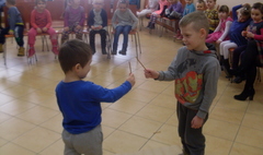 Spotkanie z księżniczkami w bibliotece (link otworzy duże zdjęcie)