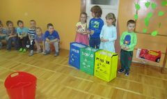 Mały przyrodnik Ekoliderem wśród przedszkolaków (link otworzy duże zdjęcie)