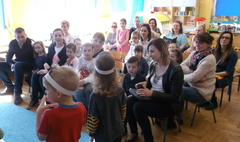 Wiosenne dekoracje przedszkolaków (link otworzy duże zdjęcie)