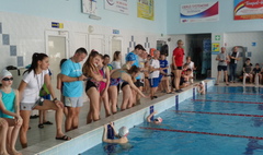 Otwarte Mistrzostwa Gniezna w pływaniu dziewcząt i chłopców (link otworzy duże zdjęcie)