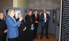 Wernisaż wystawy „Homage to requiem”. (link otworzy duże zdjęcie)