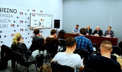Zdjęcie z konferencji prasowej (link otworzy duże zdjęcie)