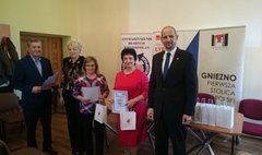 Aktywni seniorzy na warsztatach komputerowych (link otworzy duże zdjęcie)